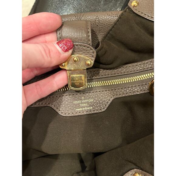 Louis Vuitton Authentic Brown Hobo Mahina Leather Handbag - Picture 14 of 16